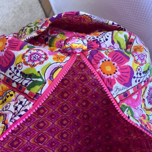 Vera Bradley Large Quilted Floral Duffel Bag Weekend Travel Carry On (L608) - Picture 7 of 7